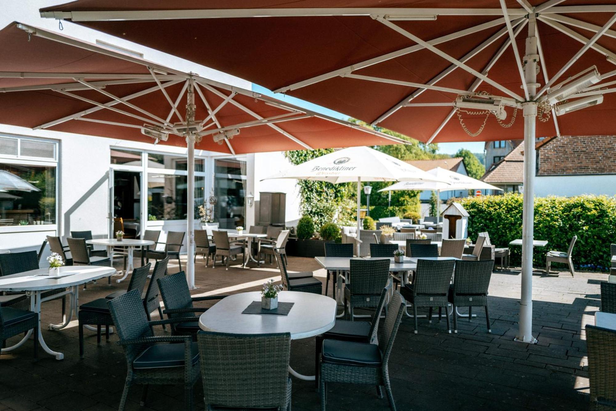 Hotel & Restaurant Kronenhof Am Weser-Radweg Oberweser Exterior photo