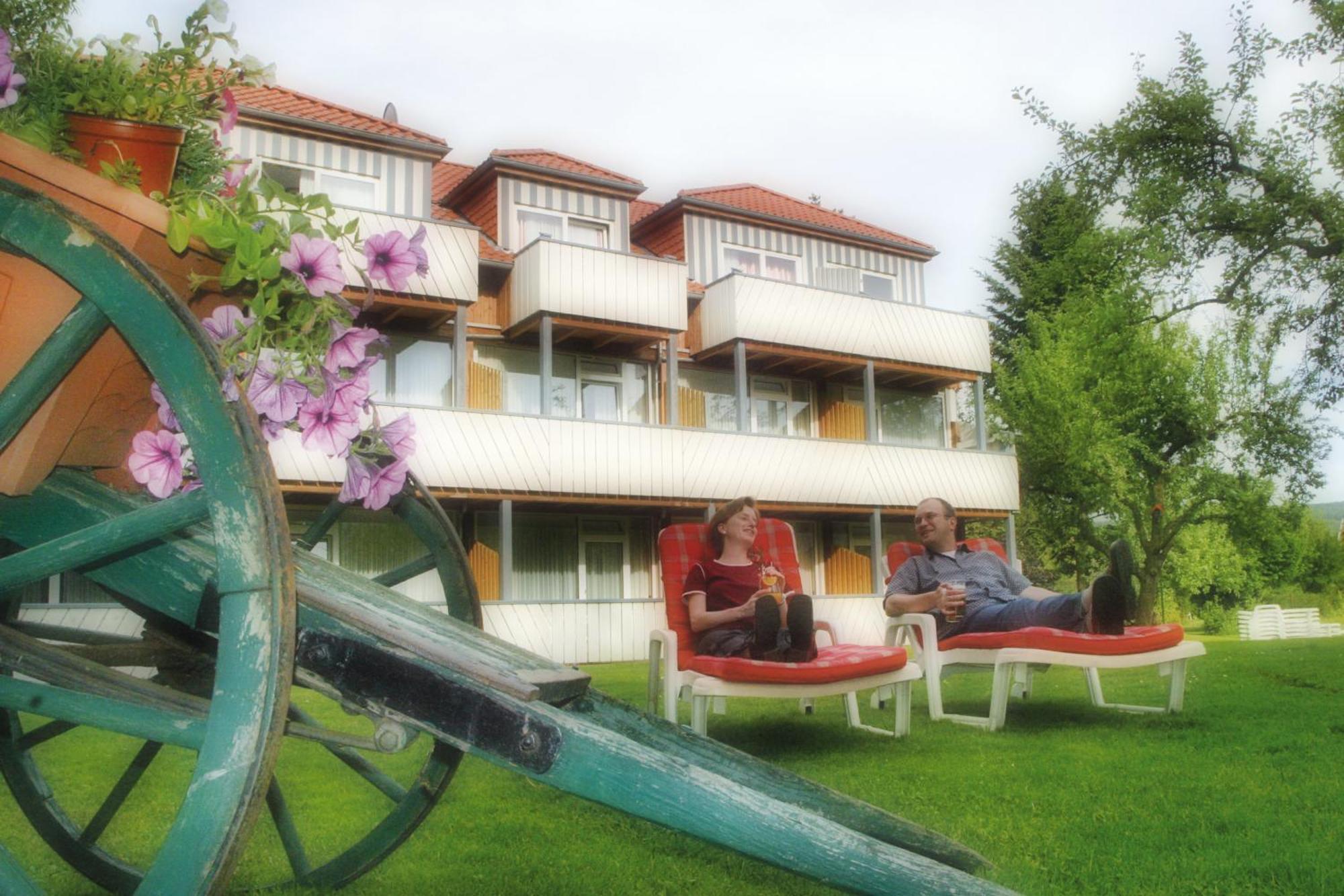 Hotel & Restaurant Kronenhof Am Weser-Radweg Oberweser Exterior photo